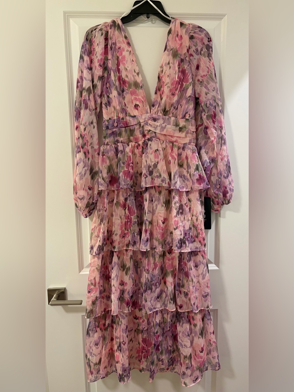NWT Lulu's Pink Floral Tiered V-Neck Long Sleeve Dress